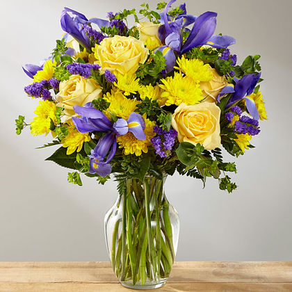 The FTD Cottage View Bouquet - Ultra Premium