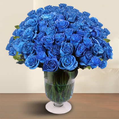 100 Blue Roses Bouquet in a Vase